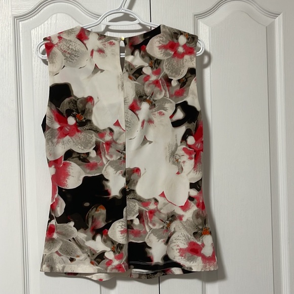 CALVIN KLEIN sleeveless floral top, sz med - Picture 2 of 7